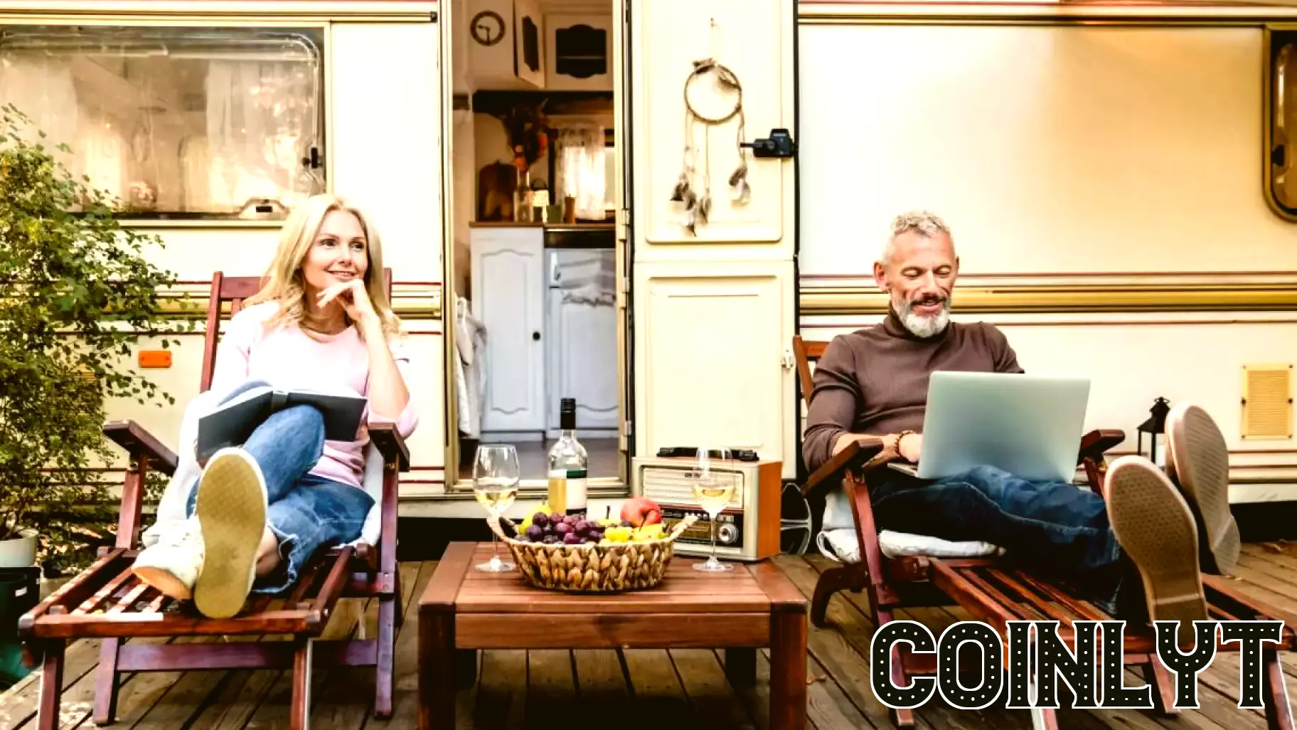 The Allure of RV Living for Retirees: Weighing Financial Pros and Cons