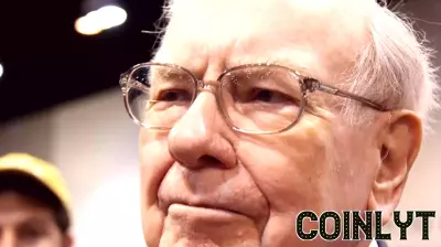 2 Warren Buffett Stocks to Buy Hand Over Fist in February